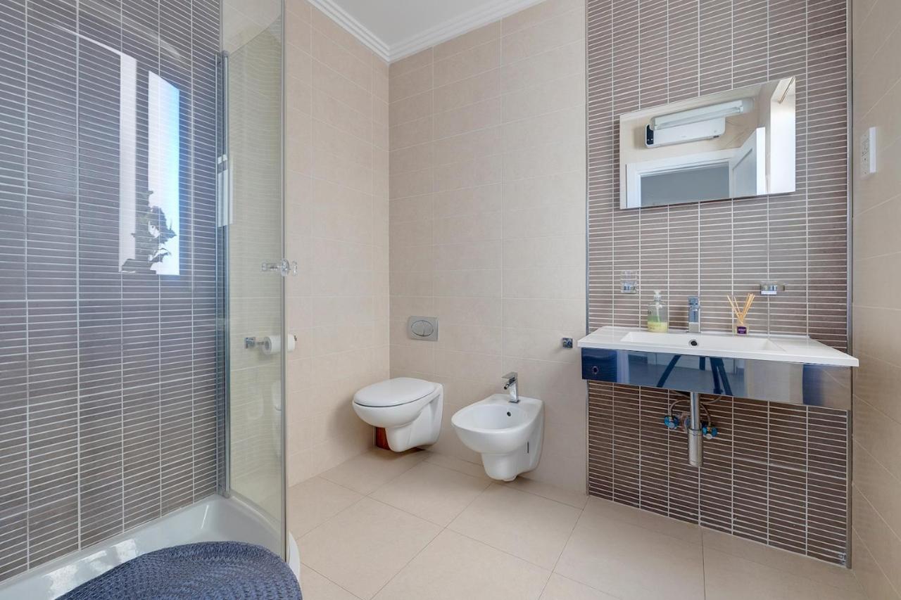 Perfect Location Idyllic 2Br Apartment Sliema Exteriör bild